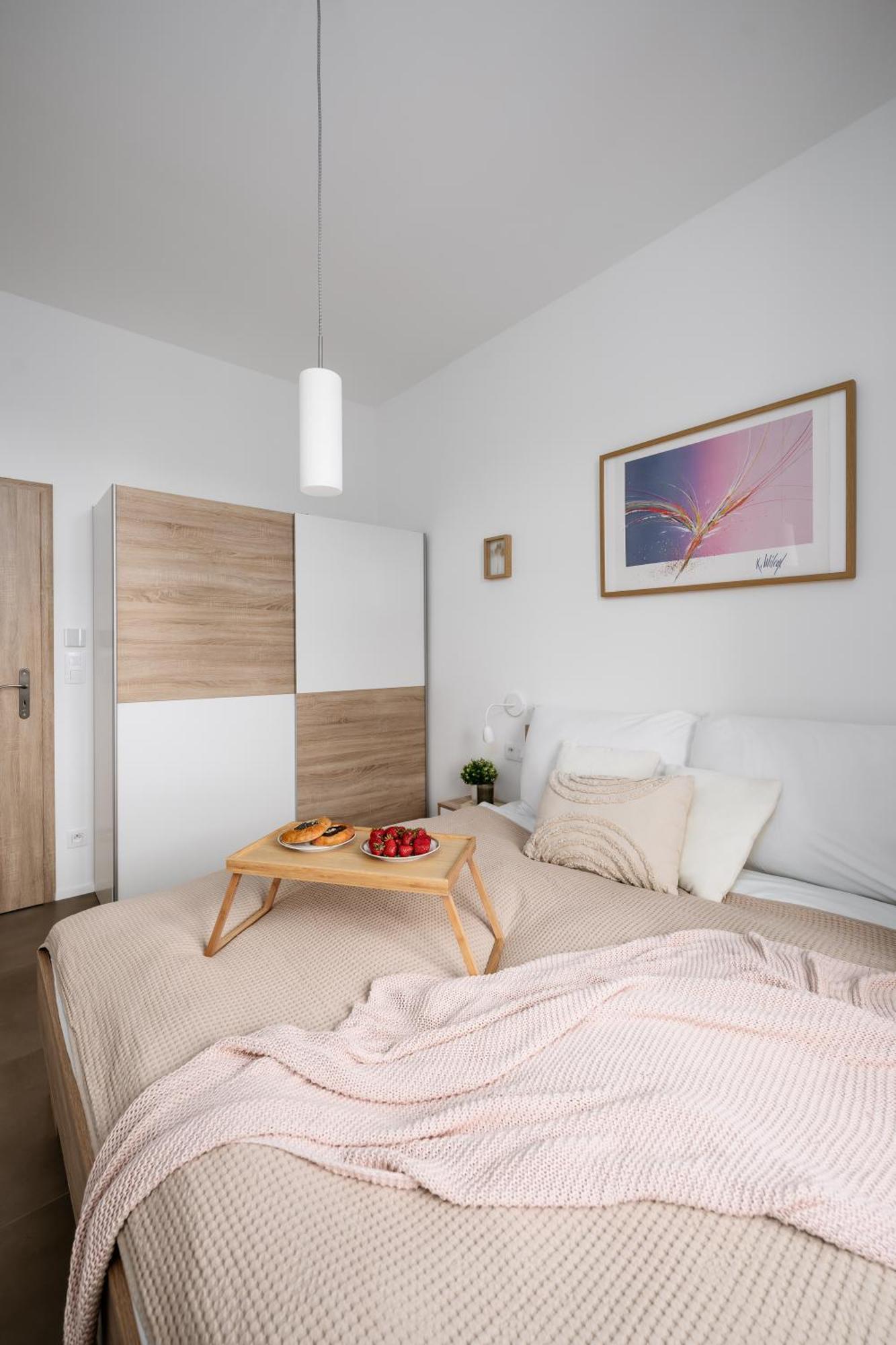 Days - Modern 1bdr - Hip Area Apartamento Praga